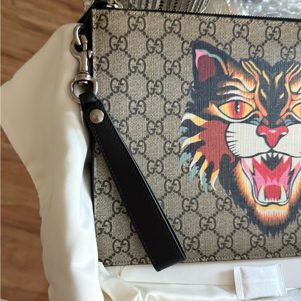 COPY - Gucci pouch - Picture 6 of 11